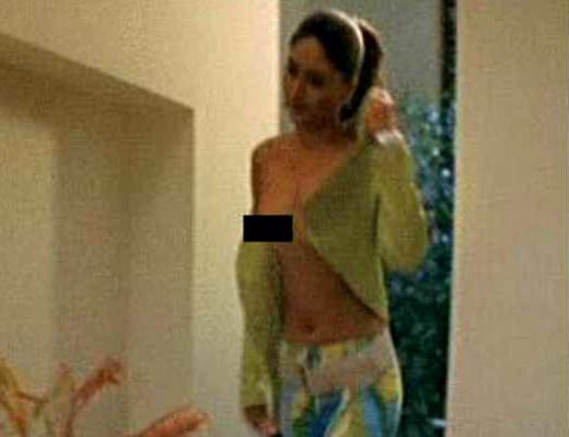 Kareena Kapoor topless pics